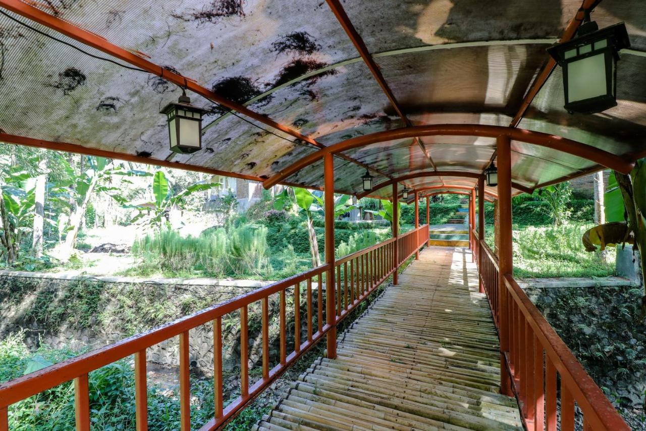Hotel Balkondes Kenalan Magelang Zewnętrze zdjęcie